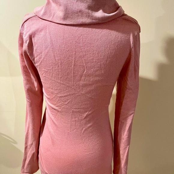 Suzy Shier women’s sweater in size Small NWOT - Picture 3 of 3